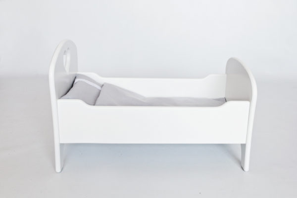 Drewniane łóżeczko dla lalek z pościelą - biało-szare