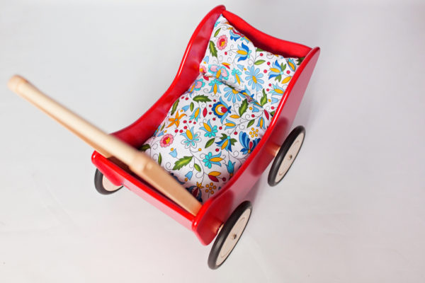 Drewniany wózek dla lalek - pchacz Tola - czerwień połączona z naturalnym drewnem